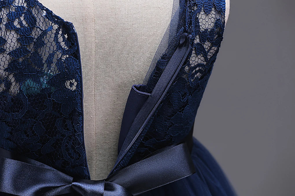 Western girls dress Princess dress Children's dress long lace skirt that draped the floor Evening dress