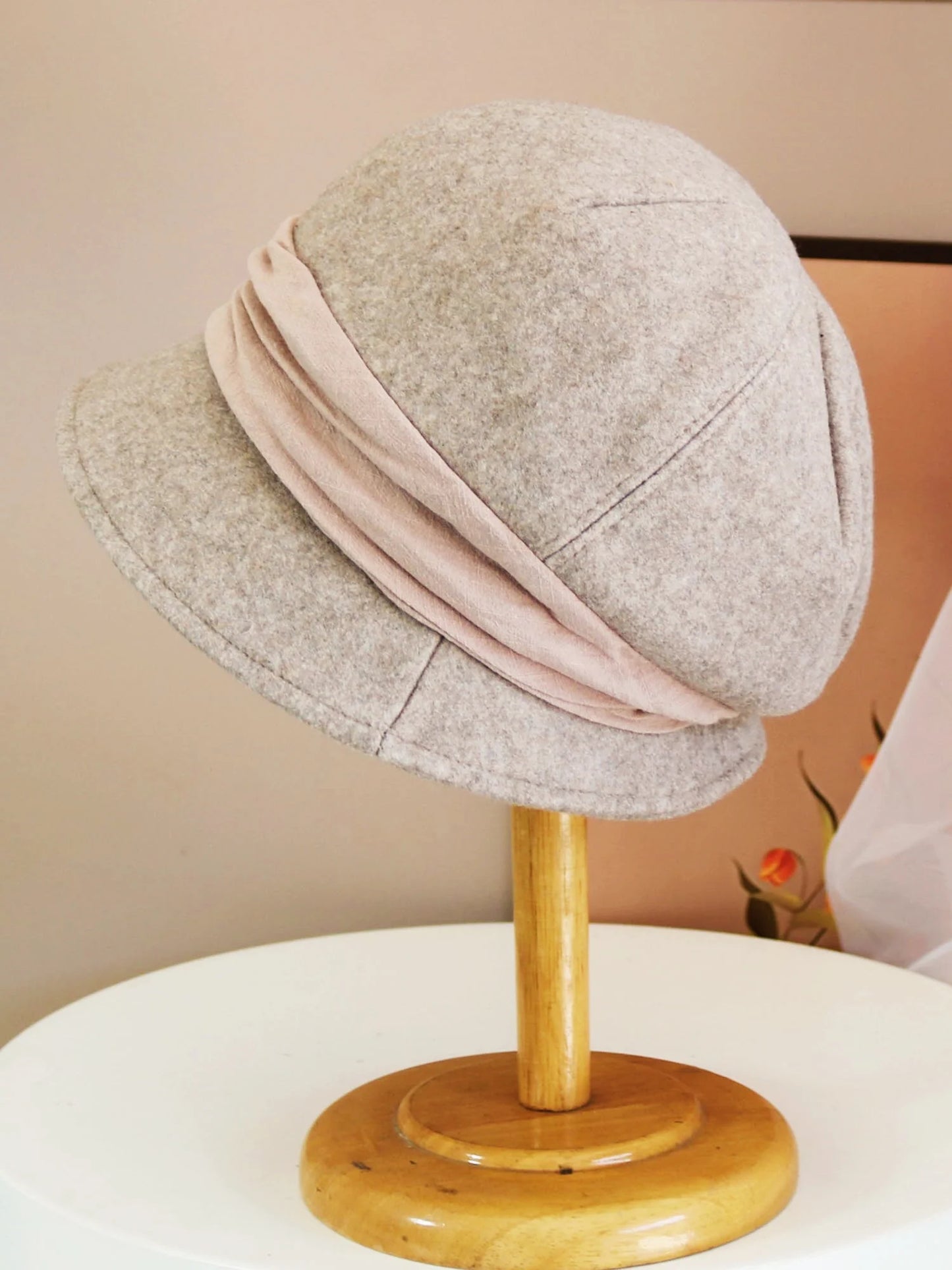 Hats for women in autumn and winter versatile woolen hats Japanese retro elegant temperament celebrity fisherman hat warm wide b