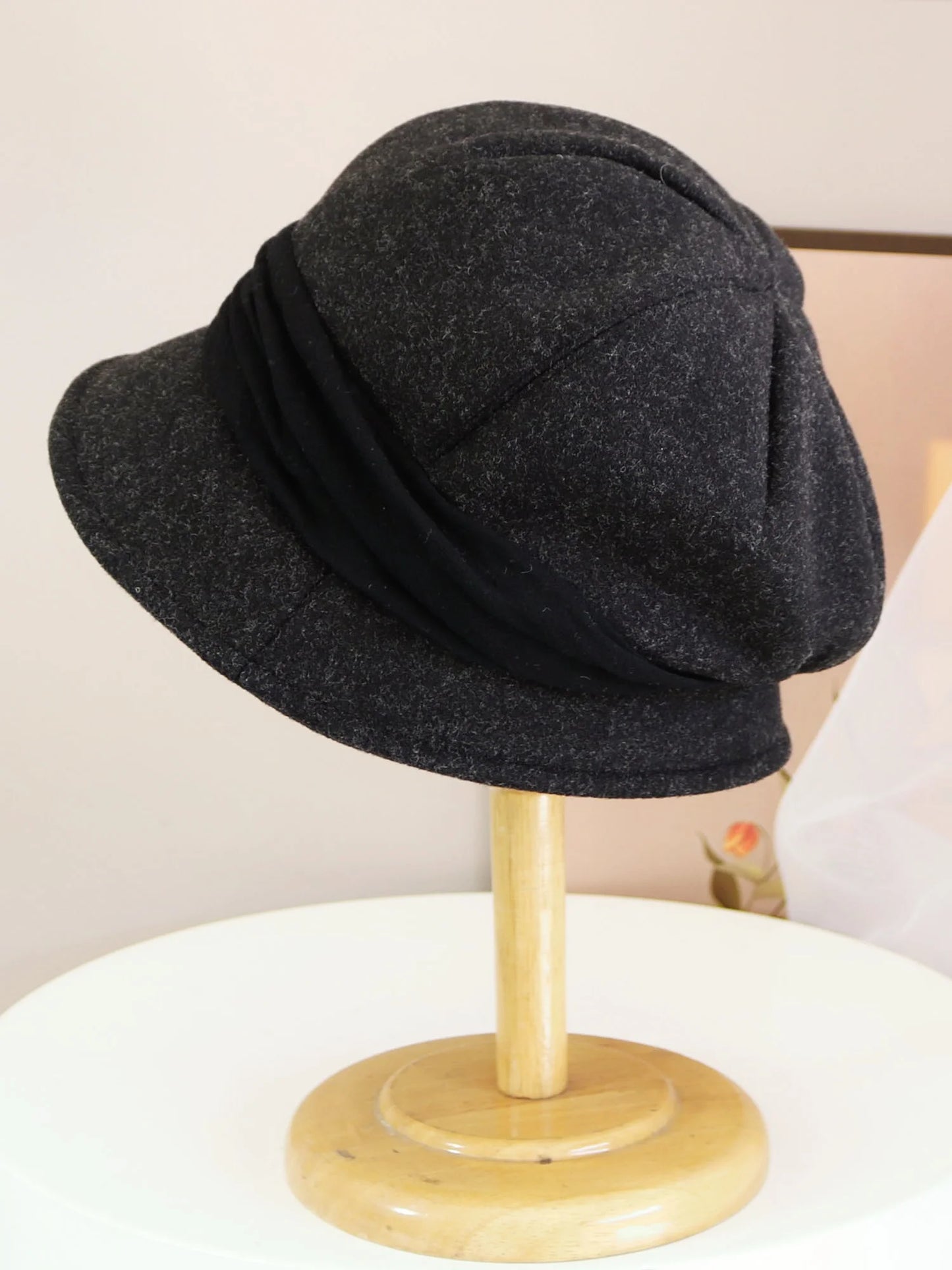 Hats for women in autumn and winter versatile woolen hats Japanese retro elegant temperament celebrity fisherman hat warm wide b